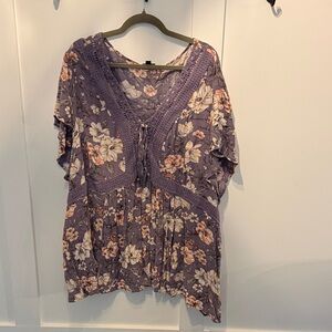 Torrid Size 6 Floral Crochet-Trim V-Neck Women’s Top — Lavender